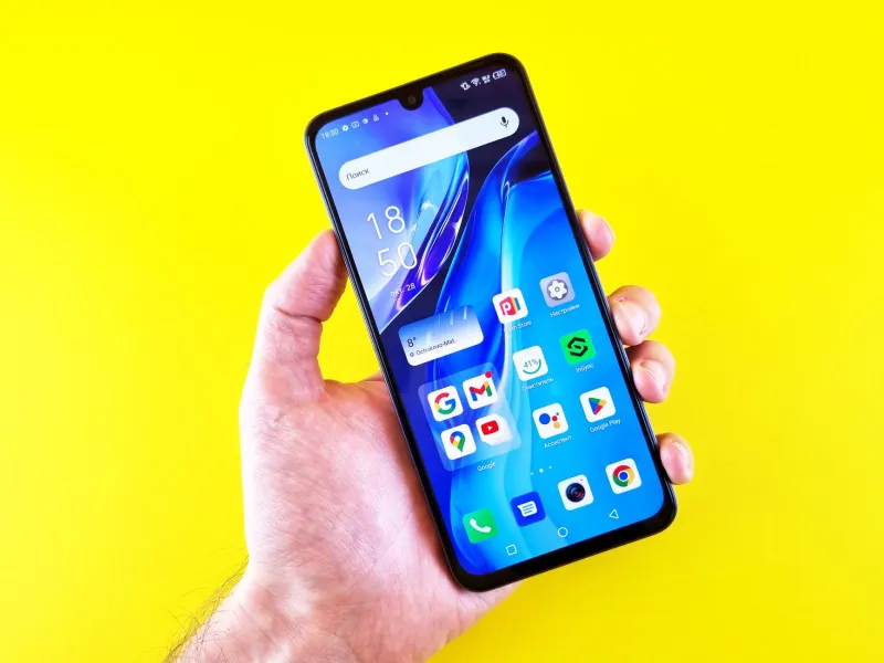 Your Home Screen Is the Biggest Gallery in America